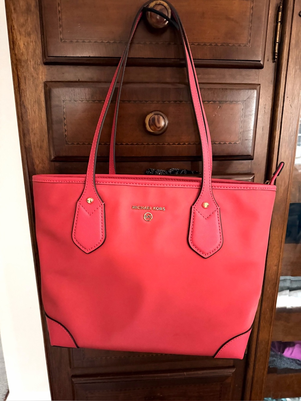 🌞Michael Kors coral Saffiano Tote NWOT!